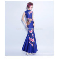 Elegantes Standplatz-Kragen-königliches blaues Abend-Kleid gestickte Blumen-traditionelles chinesisches Art-Party-Kleid